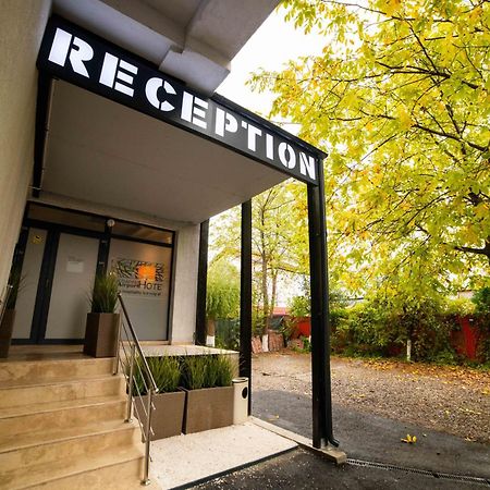 오토페니 Bucharest Airport Accomodation 아파트 호텔 외부 사진