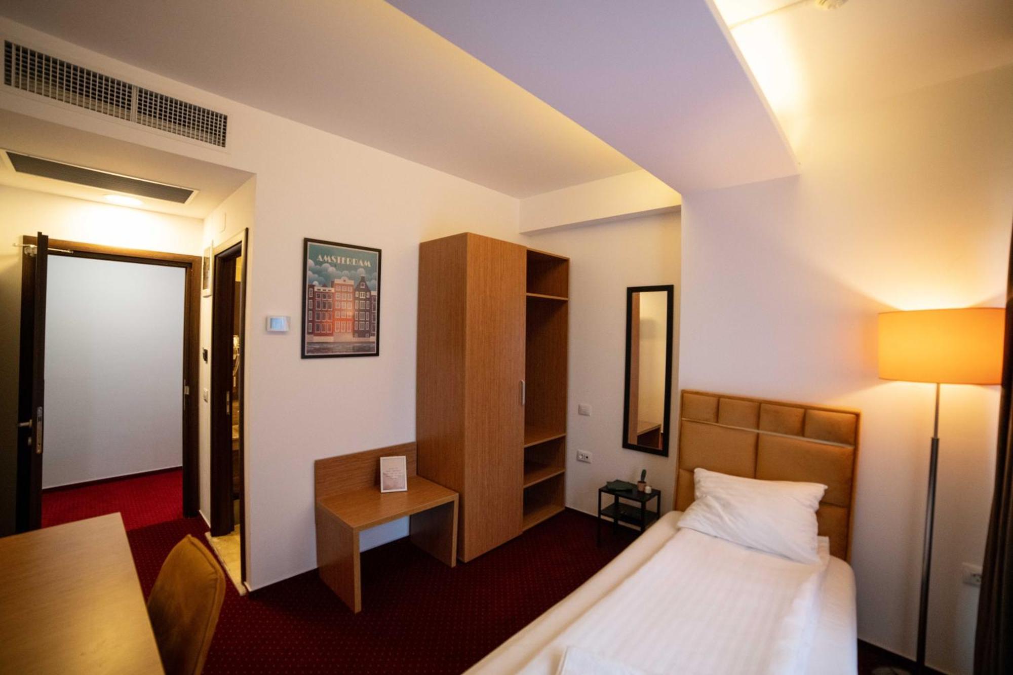 오토페니 Bucharest Airport Accomodation 아파트 호텔 외부 사진