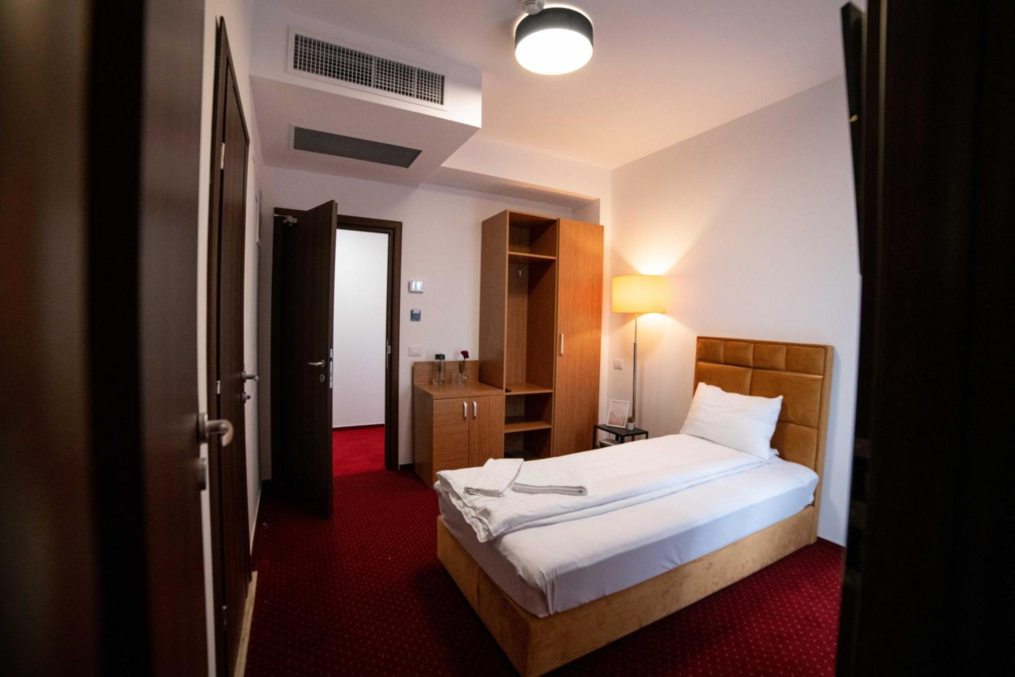 오토페니 Bucharest Airport Accomodation 아파트 호텔 외부 사진