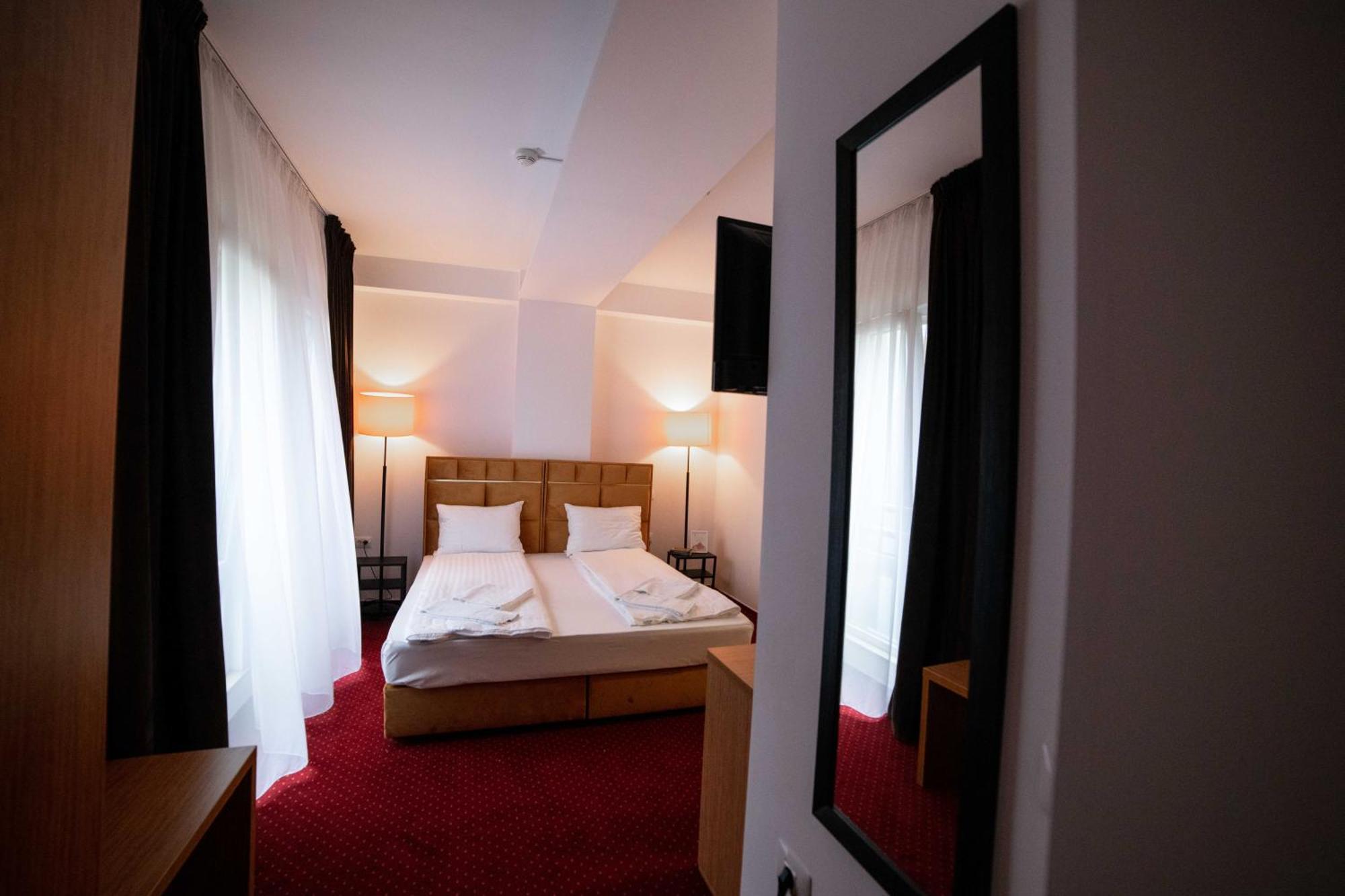 오토페니 Bucharest Airport Accomodation 아파트 호텔 외부 사진